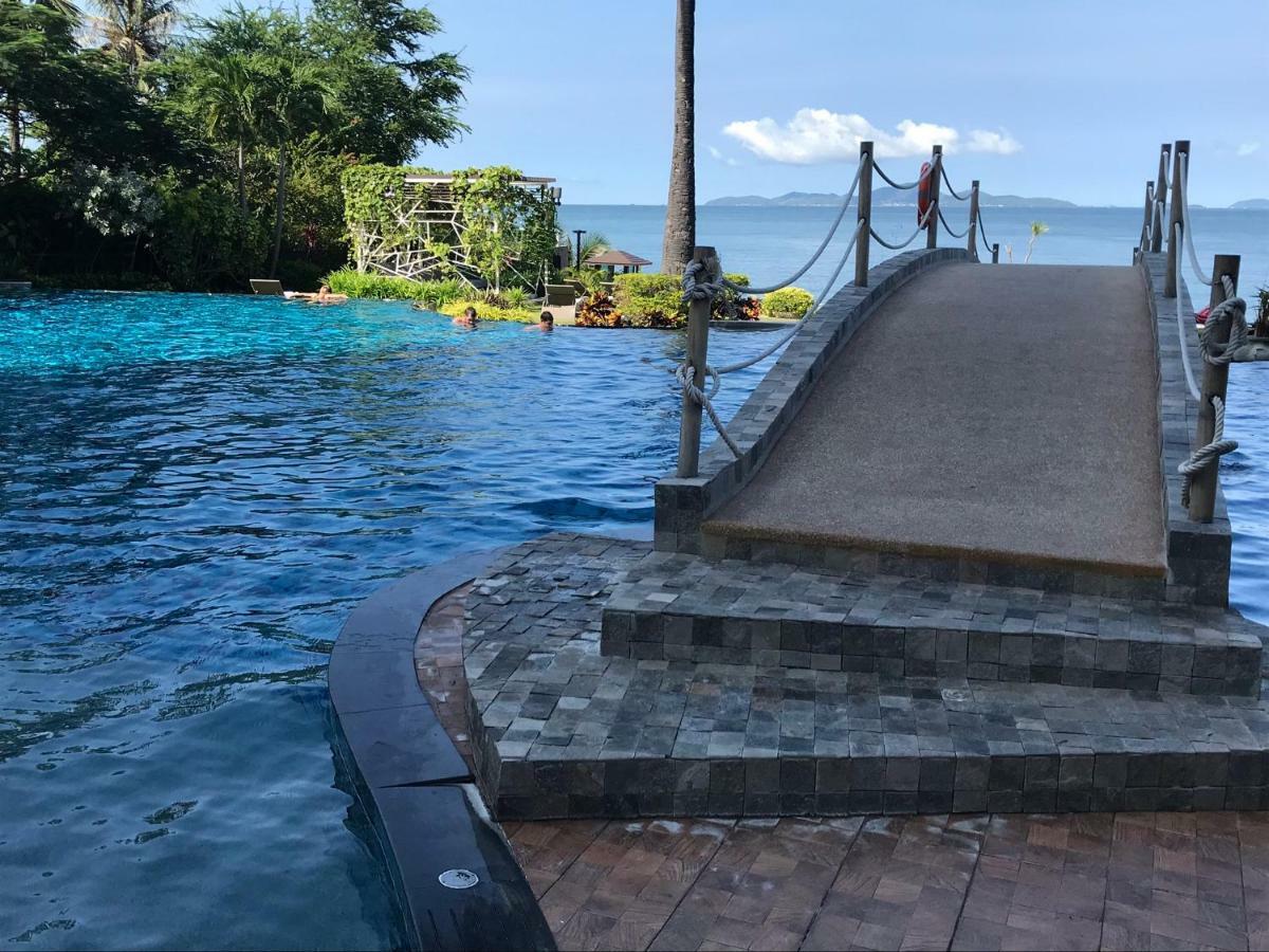 Luxurious Beachfront Pattaya Exterior photo